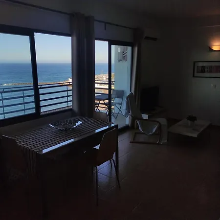 In First Line Apto 6-6 Apartment